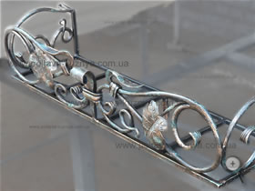 Forged support for flower